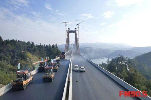 呼北高速湖南怀化段路面铺装收官 全线通车进入倒计时